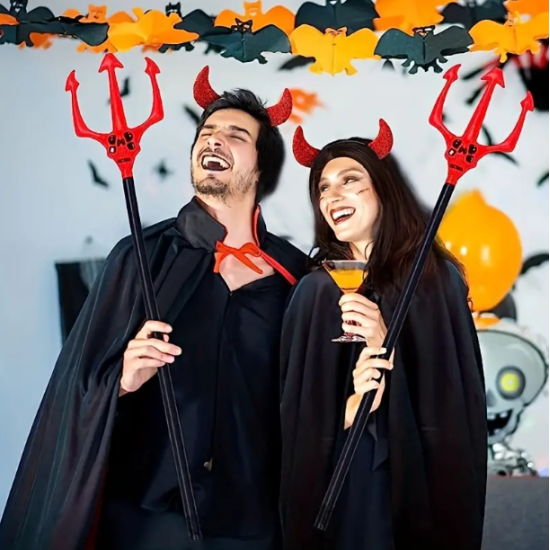 Kırmızı Renk Halloween Cadılar Bayramı Çatal Kırmızı Renk Halloween Cadılar Bayramı Çatal