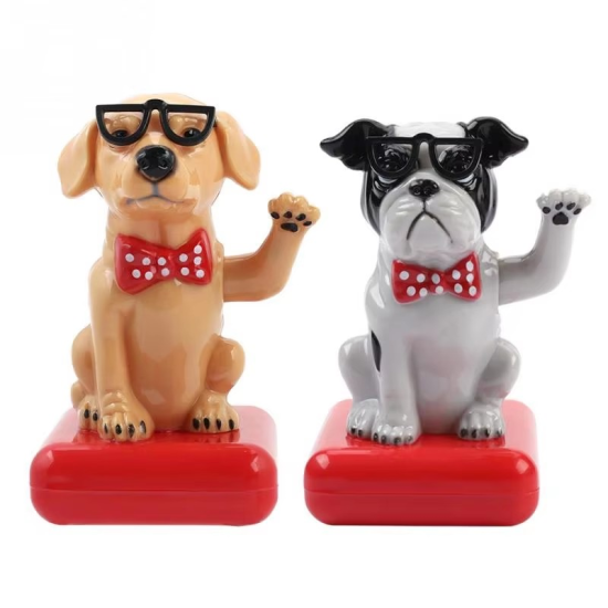 Güneş Enerjili Sallanan Köpek Figürü Güneş Enerjili Sallanan Köpek Figürü