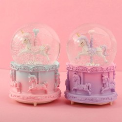 Orta Boy Müzikli Unicorn Kar Küresi