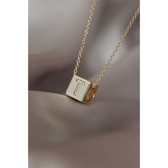 Gold Renkli Küp Model Zirkon Taşlı T Harfli Kolye Gold Renkli Küp Model Zirkon Taşlı T Harfli Kolye