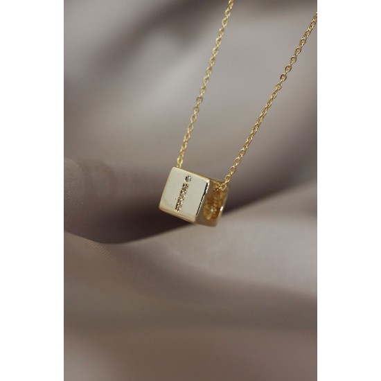 Küp Model Gold Renk Zirkon Taşlı İ Harfli Kolye Küp Model Gold Renk Zirkon Taşlı İ Harfli Kolye
