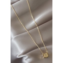 Gold Renkli Küp Model Zirkon Taşlı Z Harfli Kolye