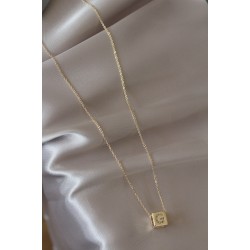 Gold Renkli Zirkon Taşlı Küp Model G Harfli Kolye