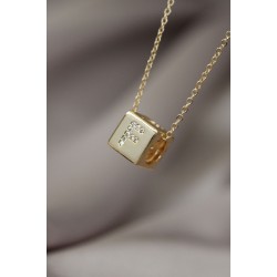 Küp Model Gold Renk Zirkon Taşlı F Harfli Kolye