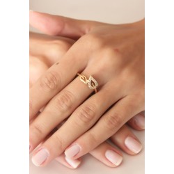 Zirkon Taşlı Gold Renk Yaprak Model Kadın Yüzük