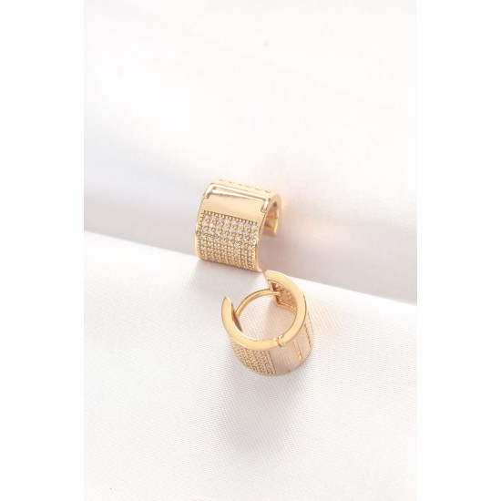 Pirinç Gold Renk Taşlı Minimal Küpe Pirinç Gold Renk Taşlı Minimal Küpe