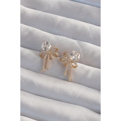 Pirinç Gold Renk Kare Zirkon Taşlı Fiyonk Küpe