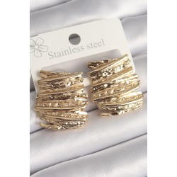 Pirinç Gold Renk İşlemeli Kare Plaka Model Kadın Küpe