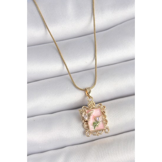 316L Çelik Gold Renk Zincir Pembe Mineli Çiçek İşlemeli Zirkon Taşlı Kelebek Detay Portre Model Kadın Kolye 316L Çelik Gold Renk Zincir Pembe Mineli Çiçek İşlemeli Zirkon Taşlı Kelebek Detay Portre Model Kadın Kolye