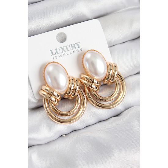Pirinç İnci Detaylı Vintage Model Gold Renk Kadın Küpe Pirinç İnci Detaylı Vintage Model Gold Renk Kadın Küpe