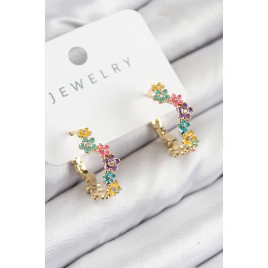 Pirinç Renkli Papatya Model Gold Renk Kadın Küpe Pirinç Renkli Papatya Model Gold Renk Kadın Küpe