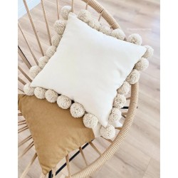 Ponponlu krem kırlent kılıfı 40 x 40