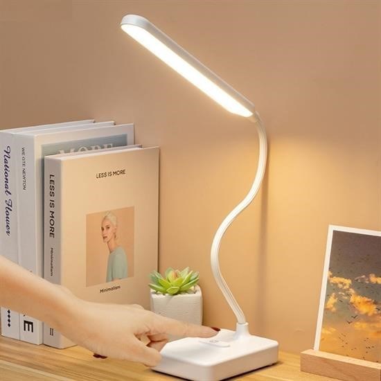 İnce Uzun USBli Dokunmatik 3 Kademeli 360 Derece Özel Göz Korumalı led Lityum Masa Lambası İnce Uzun USBli Dokunmatik 3 Kademeli 360 Derece Özel Göz Korumalı led Lityum Masa Lambası