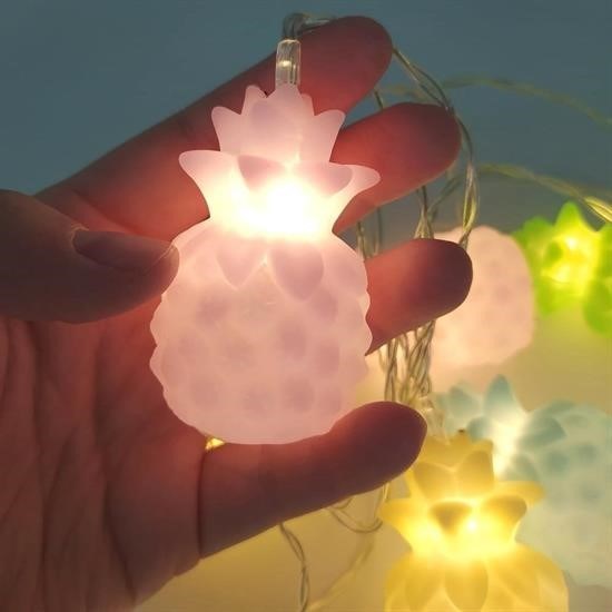 Karışık Renk Dekoratif Ananas Dolama 10’lu Şerit Led Işık Zinciri Karışık Renk Dekoratif Ananas Dolama 10’lu Şerit Led Işık Zinciri