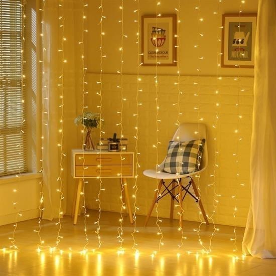 8 Fonksiyonlu 200 Led 10 Saçak Şerit Led 2x2 Perde İp Led (Gün Işığı) 8 Fonksiyonlu 200 Led 10 Saçak Şerit Led 2x2 Perde İp Led (Gün Işığı)