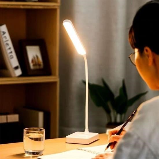 İnce Uzun USBli Dokunmatik 3 Kademeli 360 Derece Özel Göz Korumalı led Lityum Masa Lambası İnce Uzun USBli Dokunmatik 3 Kademeli 360 Derece Özel Göz Korumalı led Lityum Masa Lambası