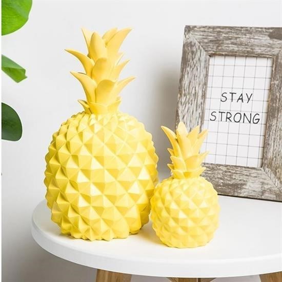 Ananas Şeklinde Desenli Büyük Boy Pilli Masa ve Gece Lambası Ananas Şeklinde Desenli Büyük Boy Pilli Masa ve Gece Lambası