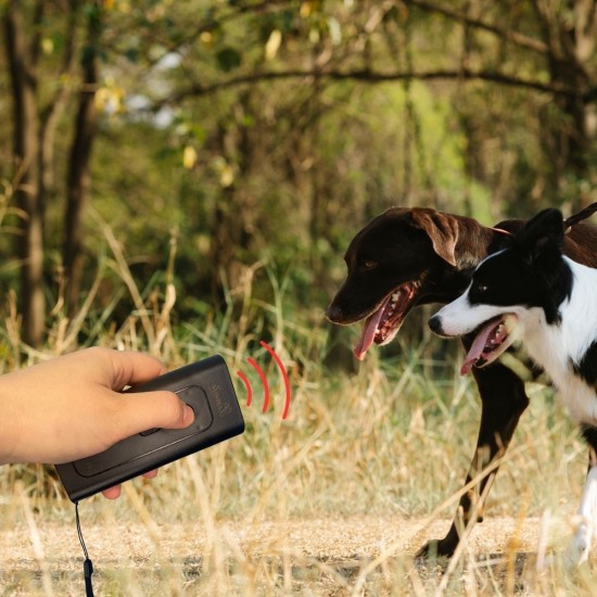 Ultrasonik Köpek Kovucu ve Eğitici Cihaz Ultrasonik Köpek Kovucu ve Eğitici Cihaz