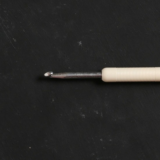 Addi 4,5 Mm 15 Cm Plastik Saplı Yün Tığ - 148-7 Addi 4,5 Mm 15 Cm Plastik Saplı Yün Tığ - 148-7